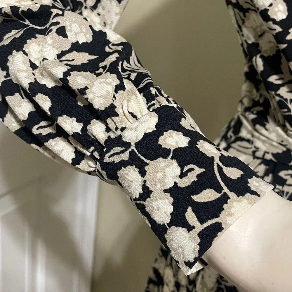 H&M Black and Cream Floral Midi Dress with crèpe wrap, Preowned - Picture 6 of 6